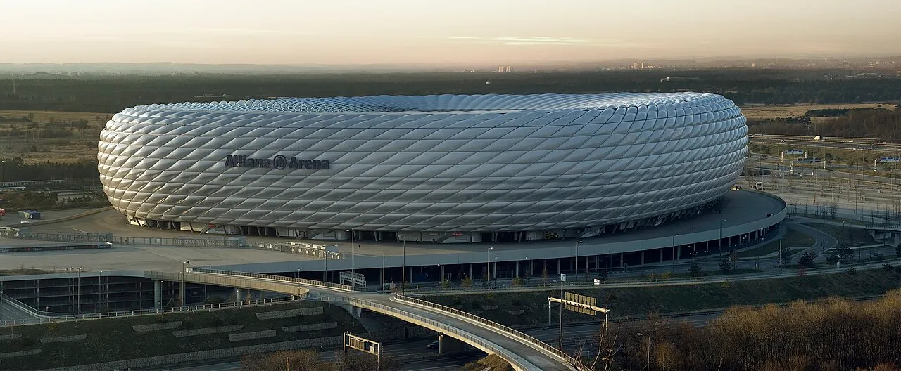 Allianz Arena, palco da semifinal de volta entre Bayern de Munique e PSG