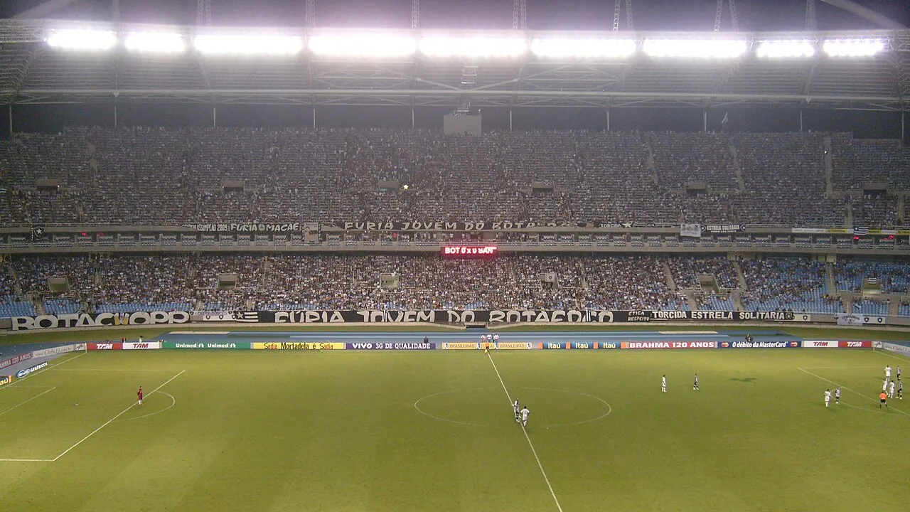 Estádio Nilton Santos em dia de jogo do Botafogo no Brasileirão 2026