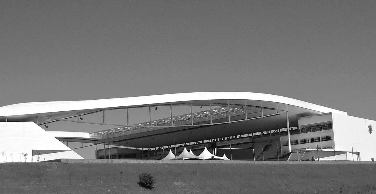Arquibancada lotada da Neo Química Arena durante clássico paulista do Brasileirão